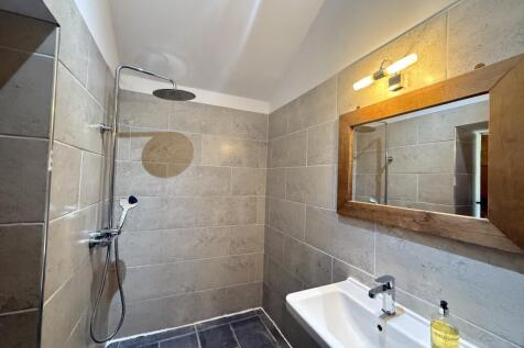 The Cartshed Shower Room