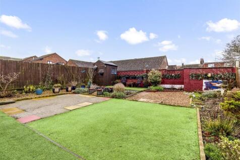 2 Meadow Close-012.JPG
