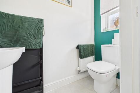 CAM03729G0-PR0099-STILL031