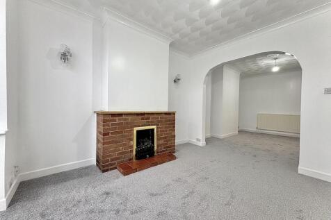 LIVING AREA/SITTING AREA