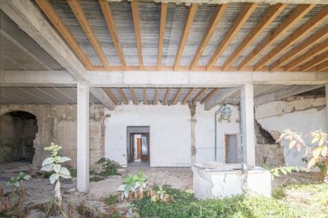 TOWNHOUSE IN CAMPANET WITH UNIQUE VIEWS