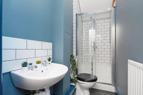 Shoe &amp; Boot Factory, Flat 20 Bathroom 1