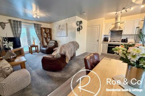Open plan lounge/diner/kitchen