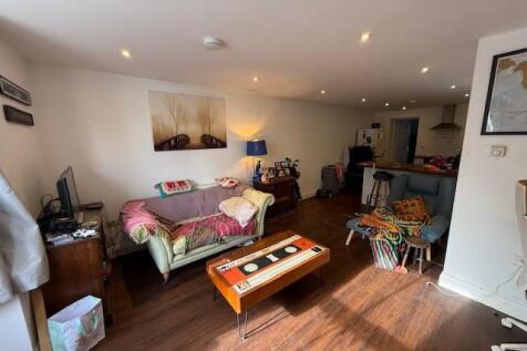 8 Western Road 11.jpg