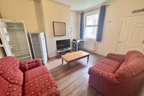 £111 pppw, Lenton Boulevard photo 2
