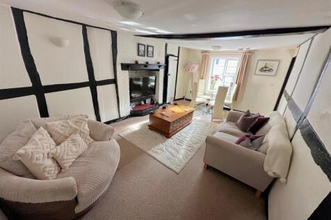Living room 2.jpg