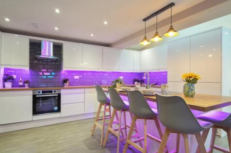 6-bed house on Forsythia Gardens, Nottingham, Nottinghamshire, NG7, £4,810/mo