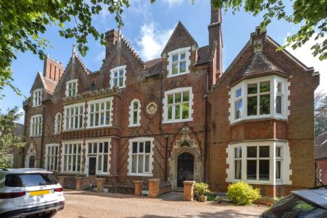 New Dover Road, Canterbury