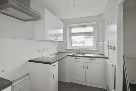 Flat 5, 45 Grove Road, Bexleyheath, Kent, DA7 6AX