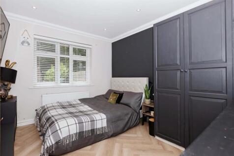 Chesswood Road_7.jpg