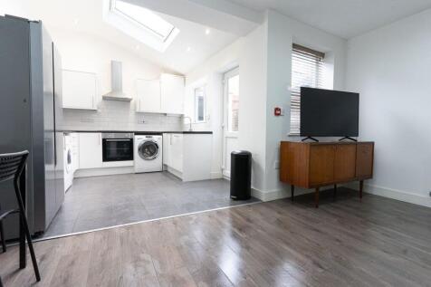 6-bed terraced on Talton Road, Liverpool, £672/mo