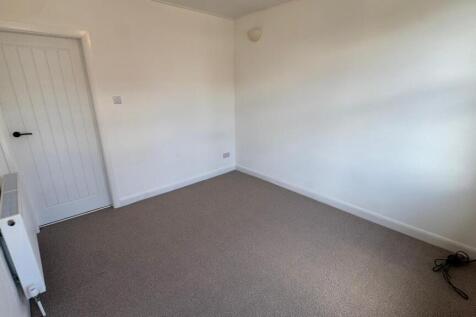 12 Vincent Crescent, Chesterfield, Derbyshire S40 3NP photo 5