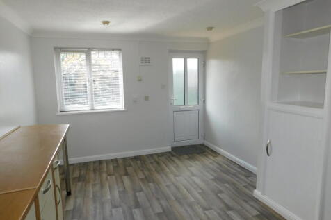 Smiths Drive, March photo 4