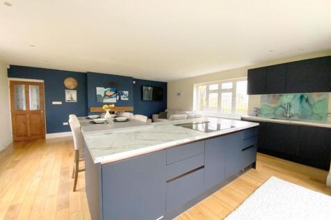 Living/Dining Kitchen