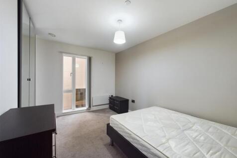 CAM01231G0-PR0052-STILL024