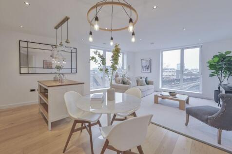 London, W6 - property photo
