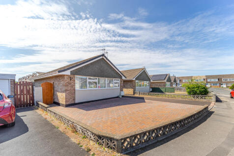 2 bed detached bungalow for sale