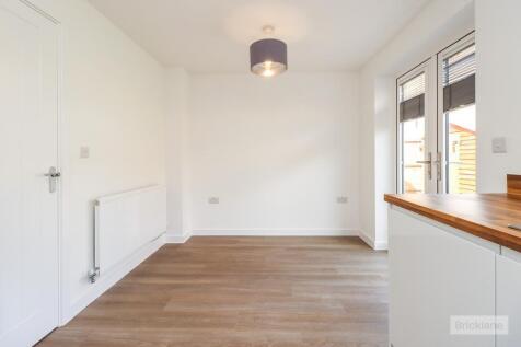Dolan Drive, Weldon, Corby, Northamptonshire, NN17 3GS photo 4