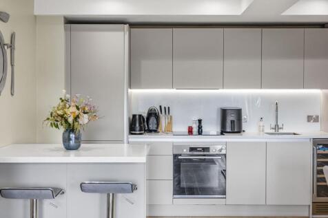 Kitchen / dining