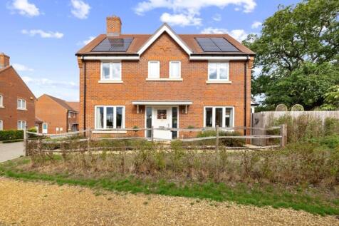 Leyscroftes Road, Ash. 4 bedroom detached house for sale
