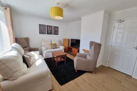 6 Haseley Close, Leamington Spa photo 4