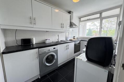 Endwood Court, Handsworth Wood photo 5