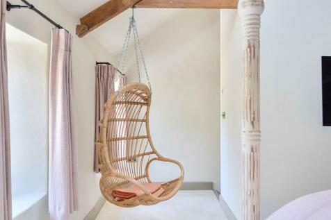 1298221-16-682df5...