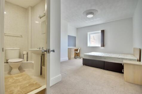 Sandringham Apartments, Osborne Road, Southsea photo 5