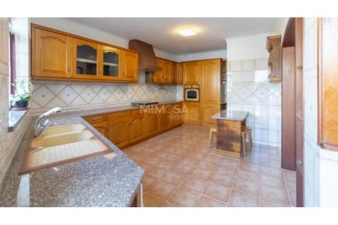 Premium 4 bedroom villa with 195 m² of floor space in Lagos, Algarve