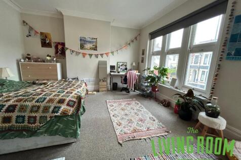 Pen-Y-Wain Road, Heath, Cardiff photo 5