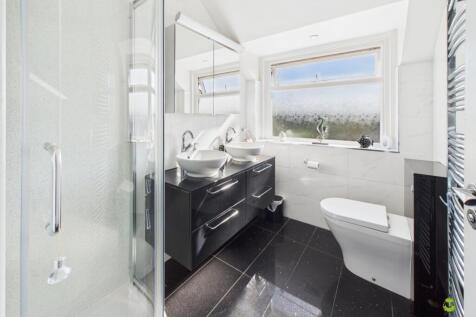 Presented by Clinton at EweMove Bexleyheath and Da