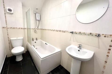 378D Penn Road, Wolverhampton photo 3