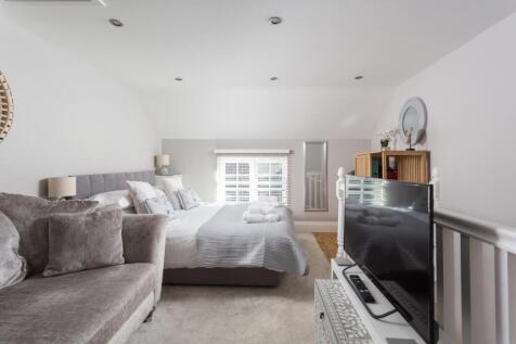 Open Plan Living / Bedroom