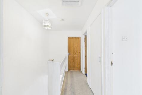 CAM02023G0-PR0145-STILL001