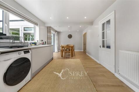Bullfinch Close, Oakham, Rutland, LE15 photo 3