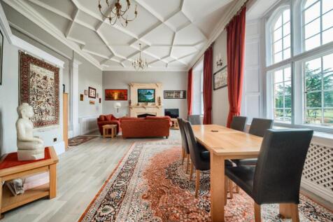 Lounge 1.jpg