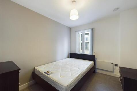 CAM01231G0-PR0052-STILL020