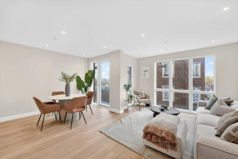 Novella Apartments, High Road Chigwell, Essex, IG7 photo 3