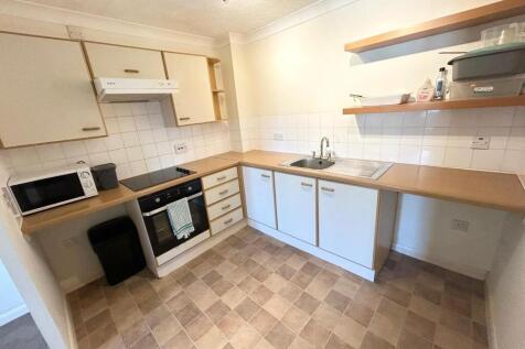 Garden Close,ANDOVER TOWN photo 3