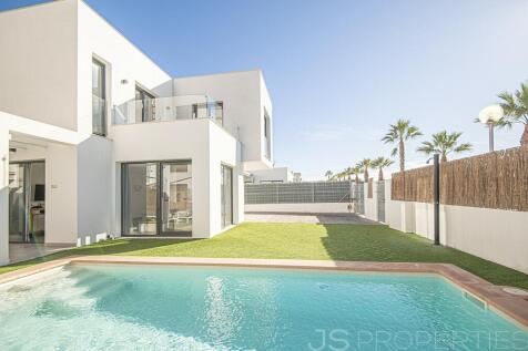 FANTASTIC HOUSE IN A QUIET LOCATION IN CAN PICAFORT