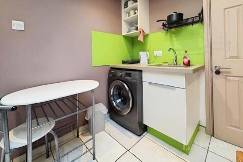 Mander Way, CB1 photo 4