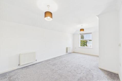 Bridge Court, Welwyn Garden City photo 4