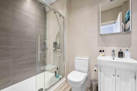 7 Blencowe Close,...