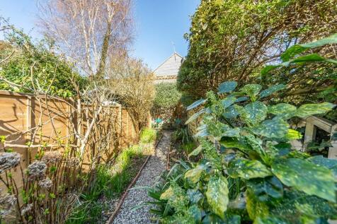 5 Arun Street    ...