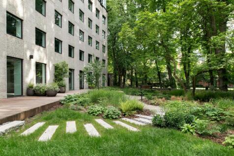 CEG_Crescent_Garden2.jpg