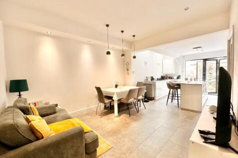Sale, M33 - property photo