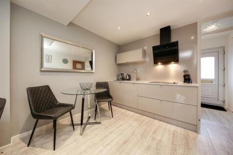 Kitchen Diner2.jpg