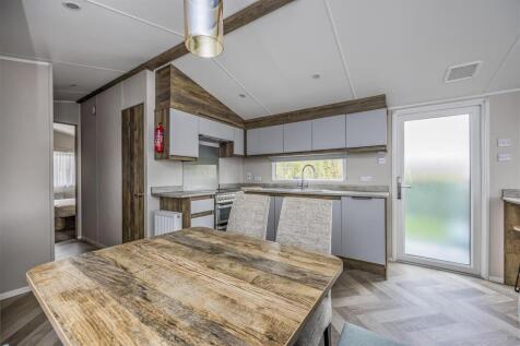 Mill Rythe Holiday Village-PorticoMarketing-Arden&amp;