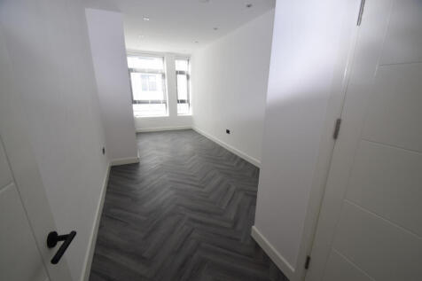 2 bedroom First Floor Flat for Rent