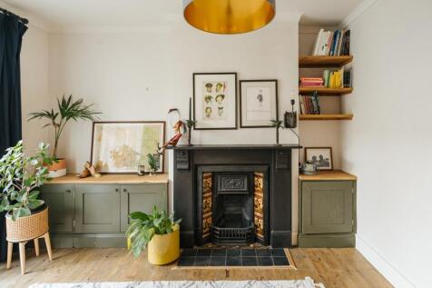 Alcester Crescent E5